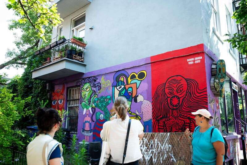 Montreal: The Original Locally Owned Street Art Walking Tour - Guide style and the importance of the person leading