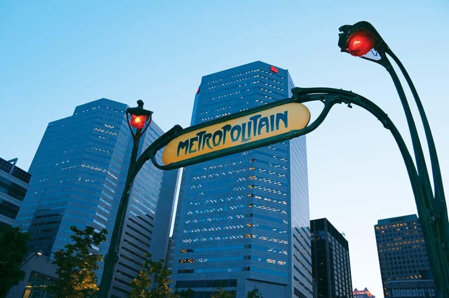 Montréal: The Original Old Montréal Walking Tour - Group size, pace, and comfort