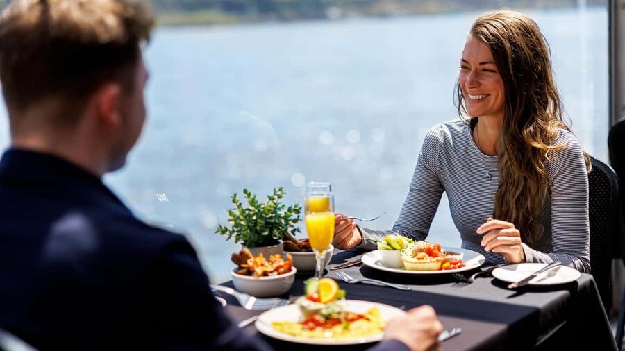 Montréal: Weekend River Brunch Cruise - Brunch first, sightseeing second