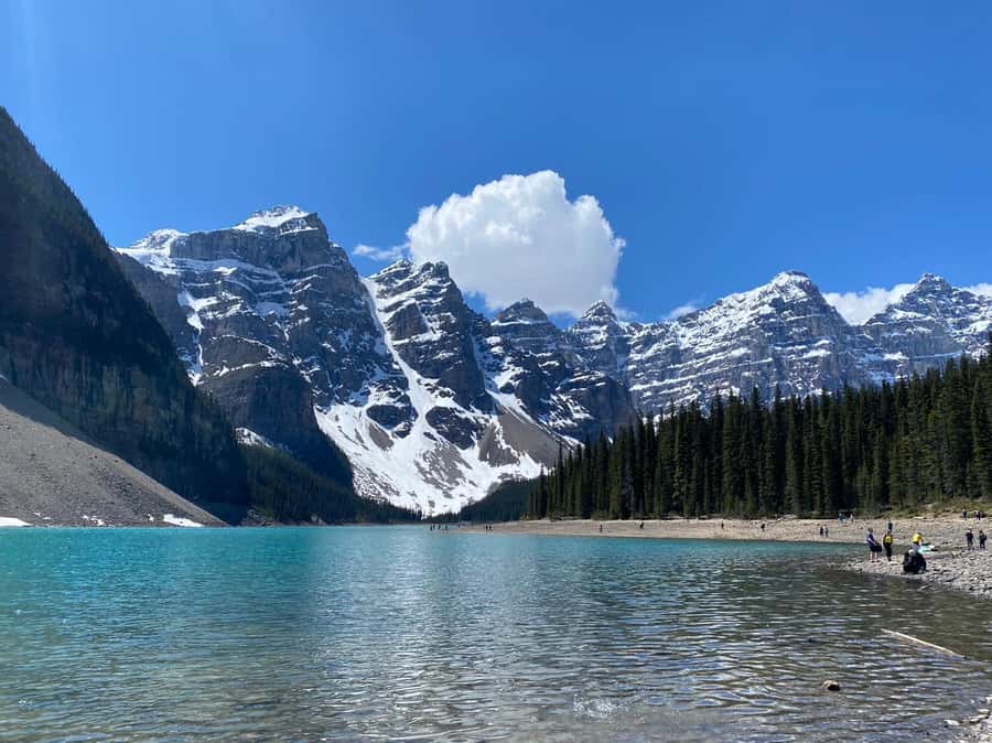 Moraine Lake 1.5hr & Lake Louise Shuttle from Canmore/Banff - Practical things to bring and know
