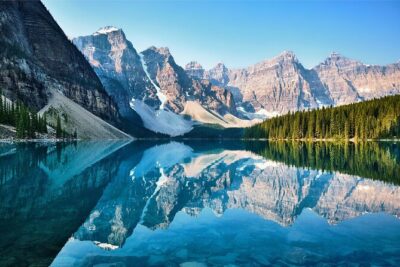 Moraine Lake and Lake Louise Sightseeing Half Day Tour