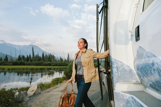 Mountain Lakes and Waterfalls - roundtrip from Banff - Key Points at a Glance