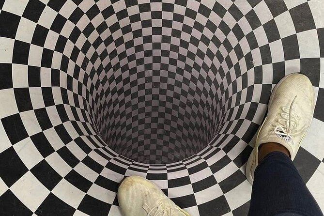 Museum of Illusions Admission in Toronto - Puzzles Give the Visit More Staying Power