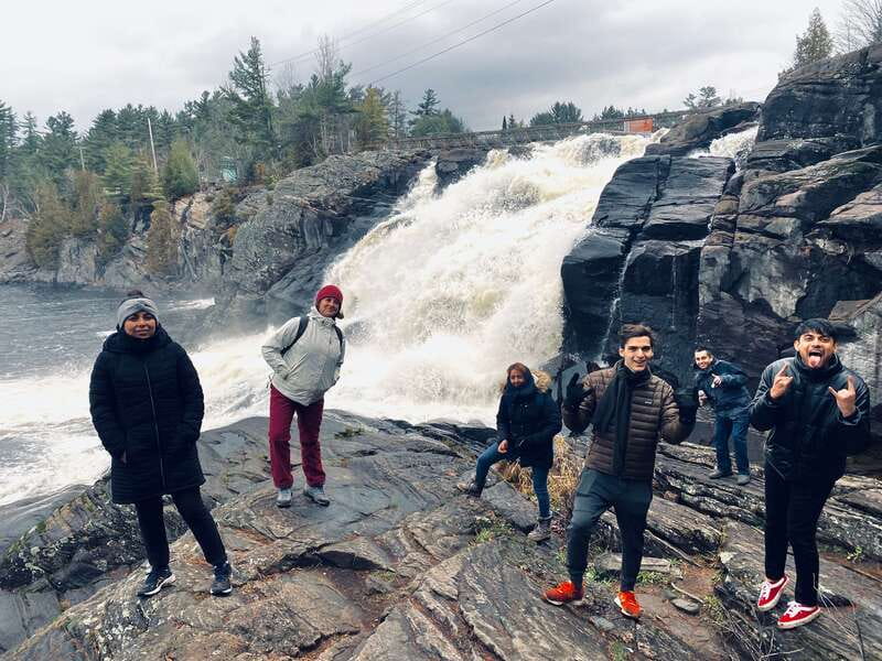 Muskoka: High Falls, Hardy Lake, & Huckleberry Rock Tour - Photography, timing, and what to pack