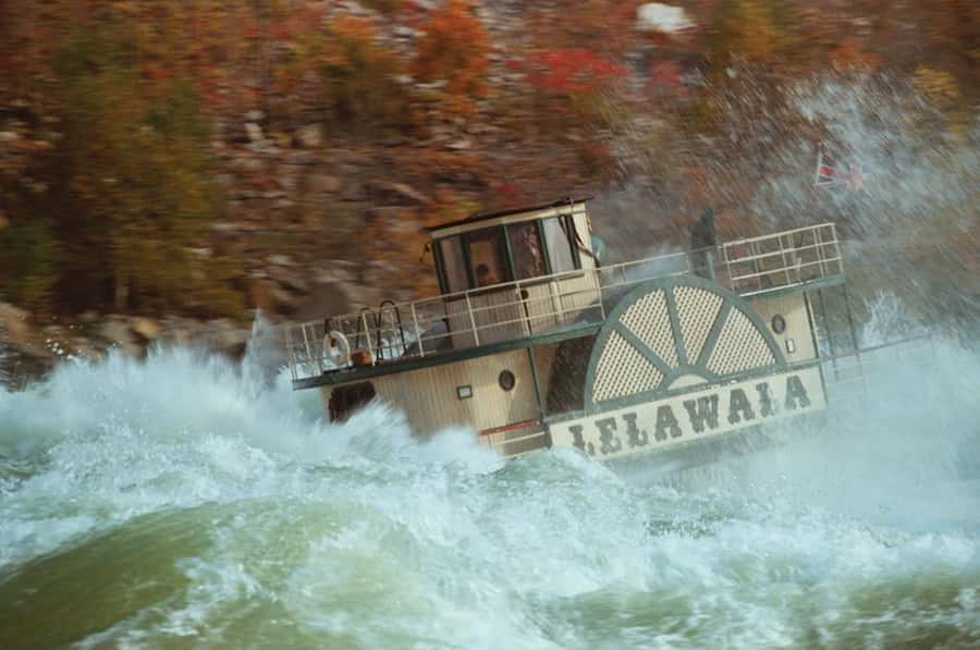 Niagara Adventure Theater Experience with Popcorn included - Sound and image: what to expect in the theater