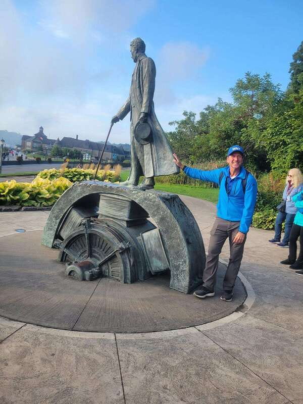 Niagara Falls Boat Cruise with Historical Walking Tour - Bridal Veil Falls adds a smaller, sharper view