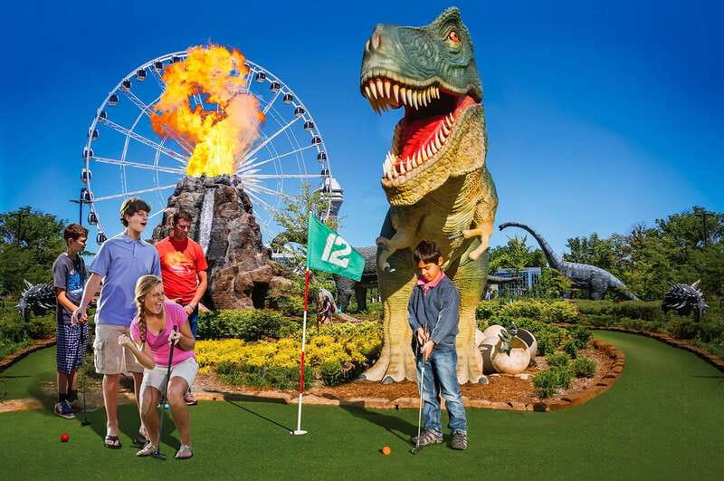 Niagara Falls, Canada: Clifton Hill 6 Attraction Fun Pass - Pick your golf course by age and mood