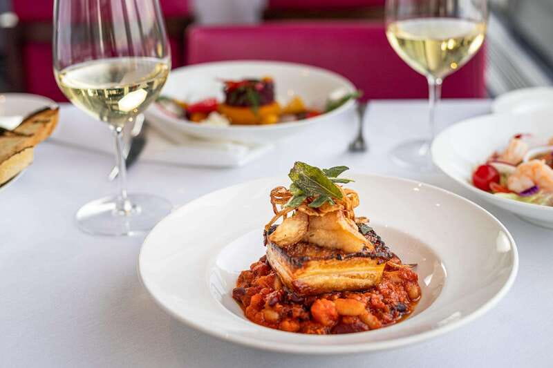 Niagara Falls, Canada: Dining Experience at The Watermark - Sharing a Bottle of Niagara Wine