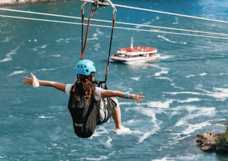 Niagara Falls, Canada: Early Bird Zip Line to The Falls - A morning flight above the Niagara River Gorge
