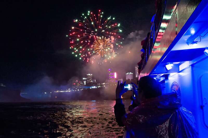 Niagara Falls, Canada: Evening Fireworks Cruise - Waiting at the Riverside Patio