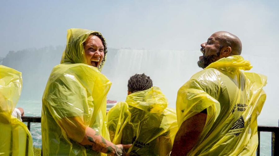 Niagara Falls Canada: Highlights Tour With Boat Cruise - Who should book this Niagara Falls tour?