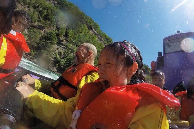 Niagara Falls Canada Open-Top (Wet) Jet Boat Tour - What this Niagara jet boat tour actually does