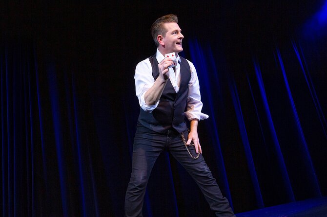 Niagara Falls, Canada: Wild Magic Show Ticket - Dinner, snacks, and the Magic Shop