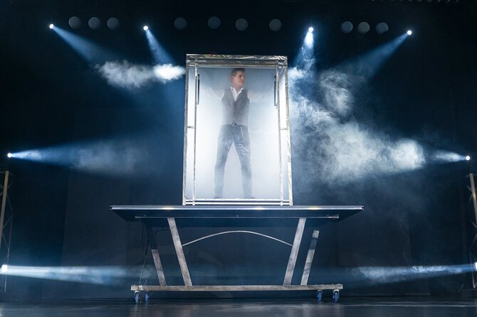 Niagara Falls, Canada: Wild Magic Show Ticket - Is the $22.02 ticket good value?