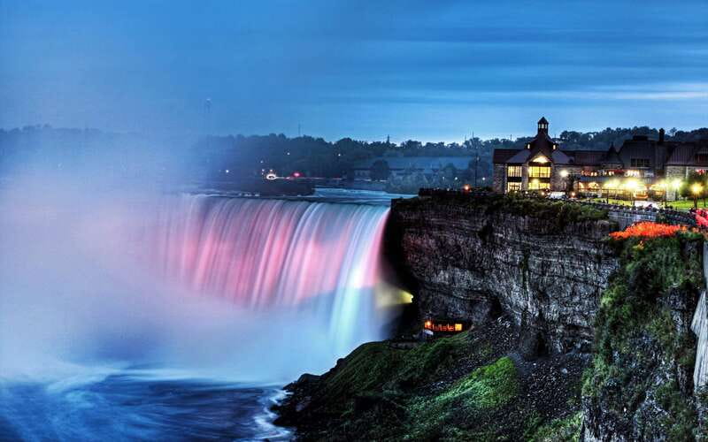 Niagara Falls: Day & Night Tour with Boat Ride and Dinner - The 520-foot view from Skylon Tower