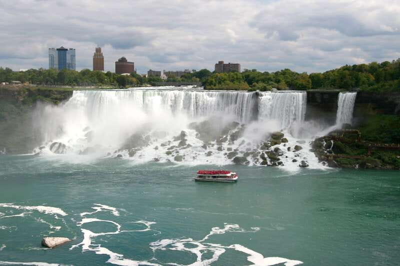 Niagara Falls: Day & Night Tour with Boat Ride and Dinner - Niagara City Cruises from May through December