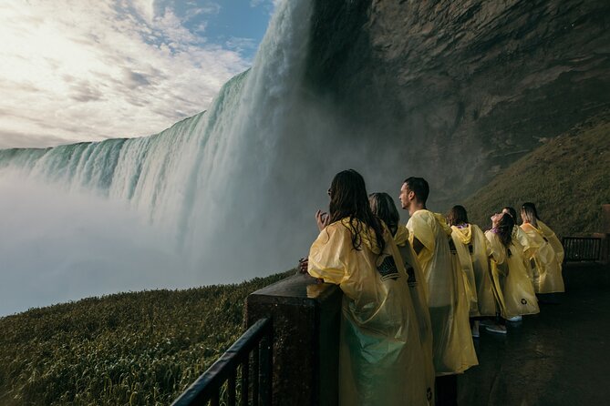 Niagara Falls Day Tour from Toronto (9 Hours) - Guides, group size, and the ride back