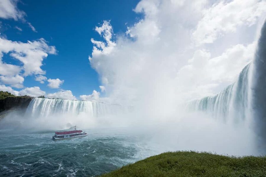 Niagara Falls: Early Access Boat & Journey Behind the Falls - Riding 19 stories down to the first boat