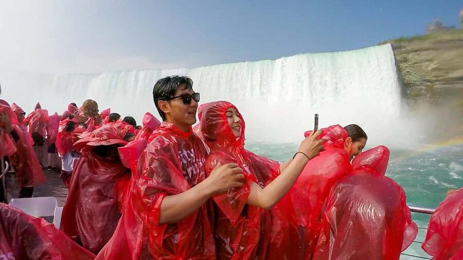 Niagara Falls Exclusive Walking Tour: Voyage to the Falls - Walking beside the Niagara River rapids