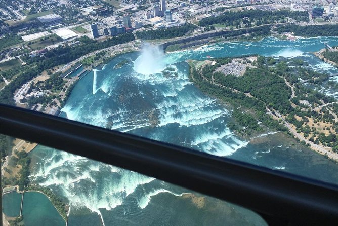 Niagara Falls Grand Helicopter Adventure - What the cabin and pilot experience are like
