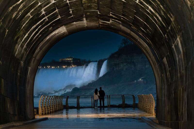 Niagara Falls: Night Tour w/ 3 Course Dinner & Light Show - Currents inside the Niagara Parks Power Station