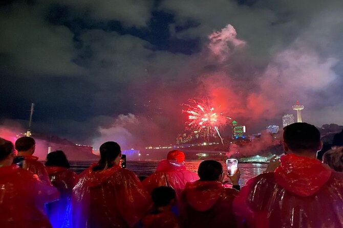 Niagara Falls Premium Night Tour: Fireworks Boat Cruise & Dinner - Fireworks from the water