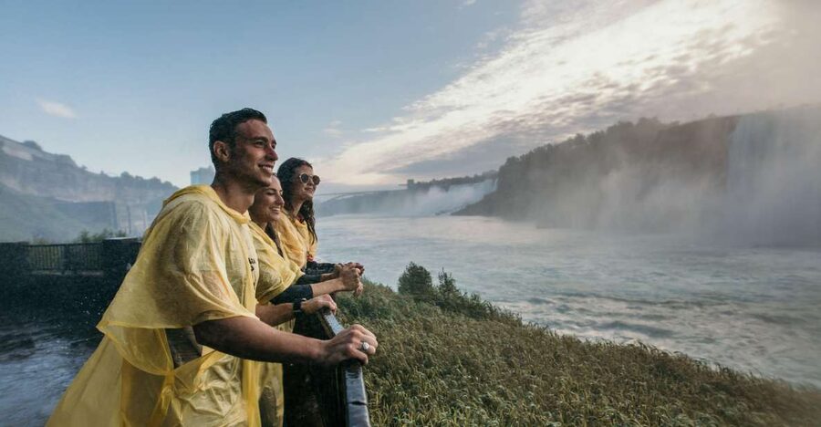 Niagara Falls Scenic Day Tour from Toronto Airport Pickup - Niagara Falls: Your Main Three-Hour Window