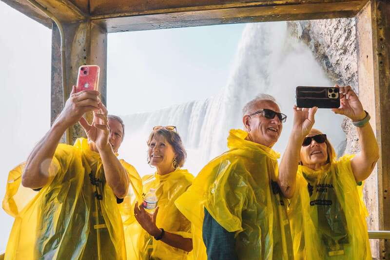Niagara Falls Tour: Boat Ride, Journey Behind Falls and more - Meeting the guide beside Queen Victoria Place