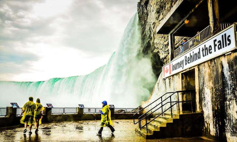 Niagara Falls Tour from Niagara Falls, Canada - Floral Clock and the road to the Whirlpool Rapids