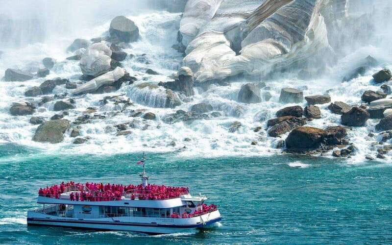 Niagara Falls Tour from Niagara Falls, Canada - An hour of free time beside the Canadian Falls