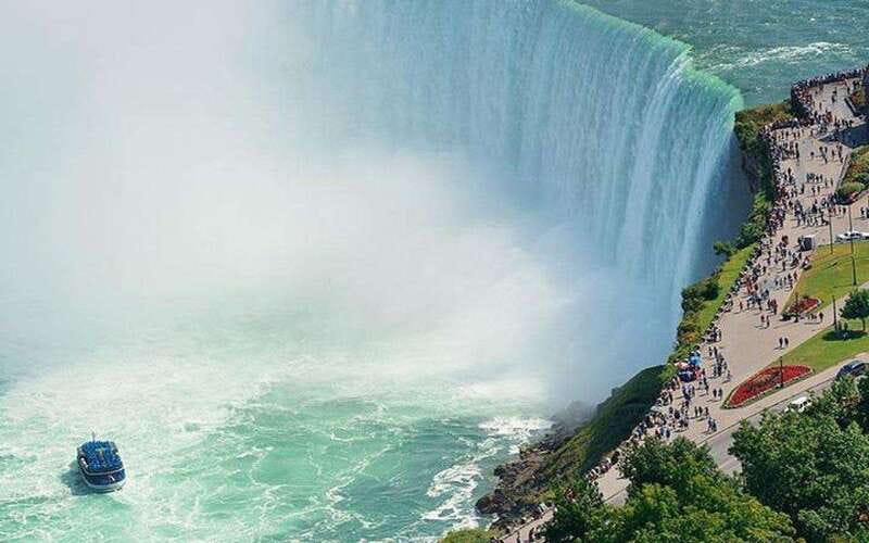 Niagara Falls Tour from Niagara Falls, Canada - What the guides add to the day