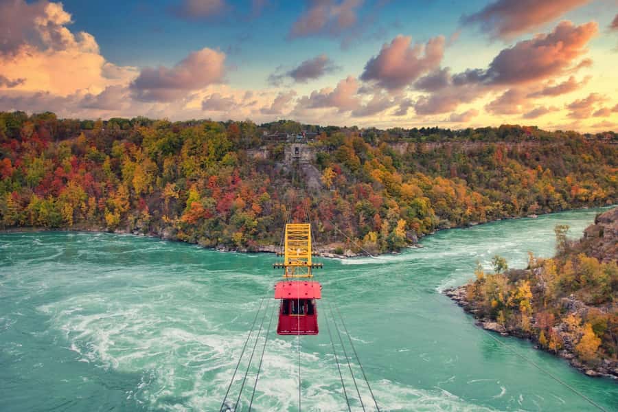 Niagara Falls Tour with Skip the Line Cruise - Choosing the seasonal boat cruise