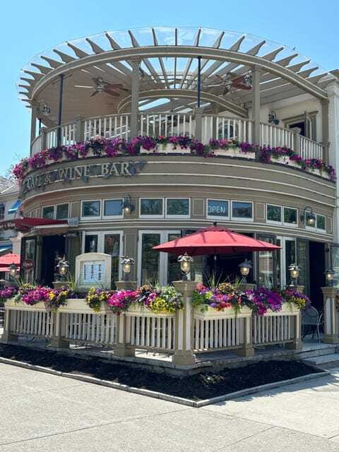 Niagara-on-the-Lake: Guided Walking Tour - The Shaw Festival and the town’s modern identity