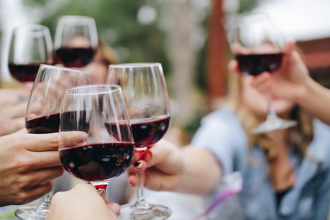 Niagara-on-the-Lake Small Group Wine Tour with Picnic Lunch - Guides can make or break the day