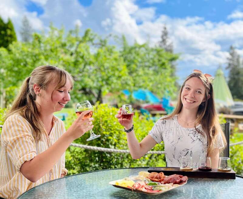 Okanagan Bee Tour, Wine Tasting and Lunch at Kelowna Winery - Why bees make this a different Kelowna wine outing