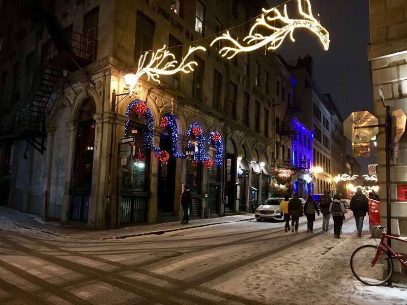 Old Montréal Small-Group Christmas Tour - Place d’Armes and Notre-Dame Basilica
