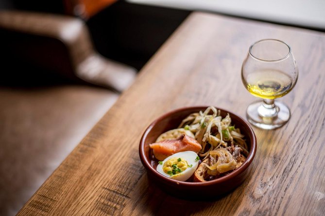 Old Quebec City Food Tour with 10+ Autentic Local Tastings - A walking lunch through Old Quebec