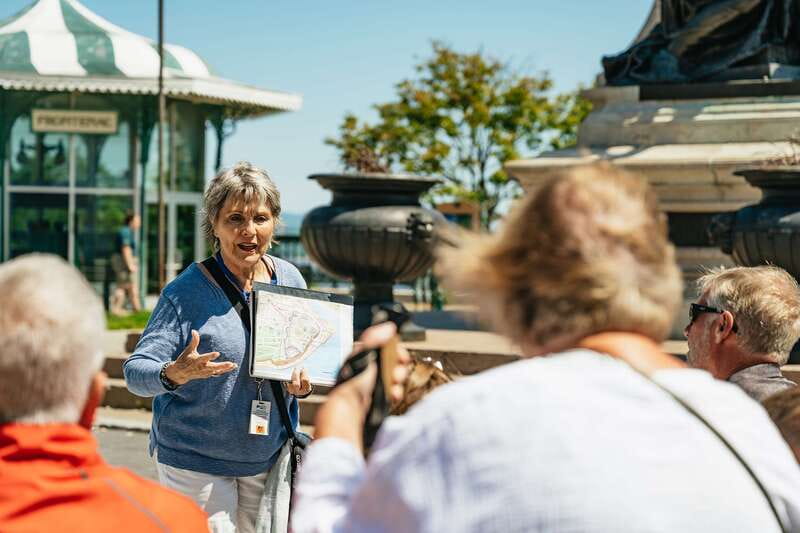 Old Quebec City: Grand Walking Tour with Private Option - The fortifications and Quebec’s military story