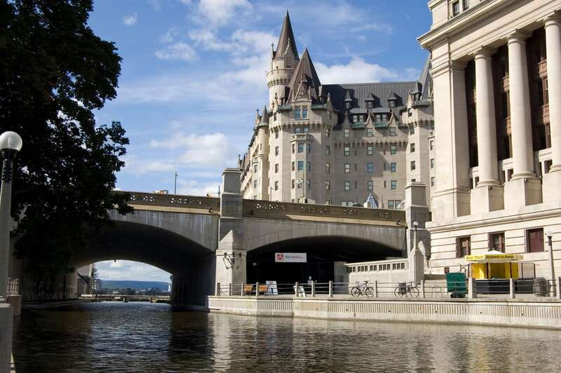 Ottawa 200th Anniversary Guided Bike Tour - Crossing the story between two cities and two provinces