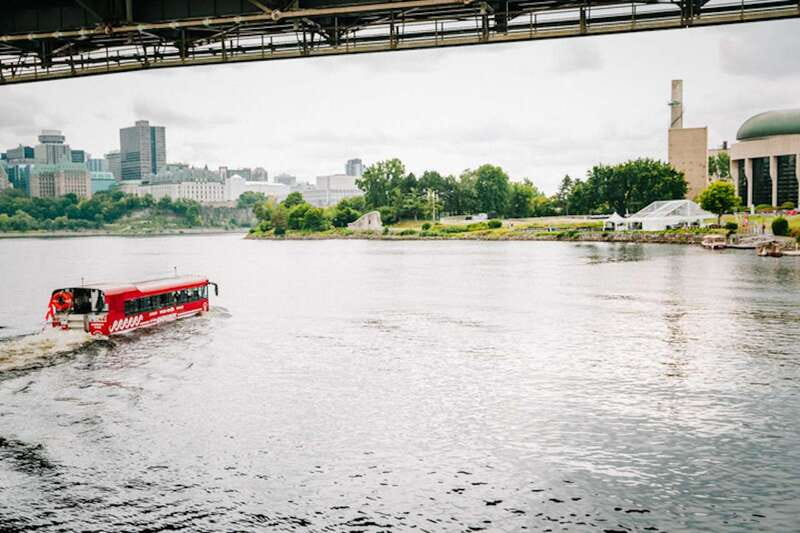 Ottawa: Bilingual Guided City Tour by Amphibious Bus - The 40-minute road tour through Ottawa