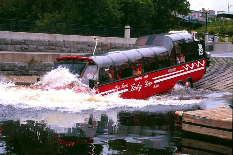 Ottawa: Bilingual Guided City Tour by Amphibious Bus - Starting at Sparks Street near Parliament Hill