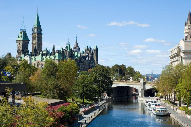 Ottawa City Tour by Land and Water - Starting at Sparks Street