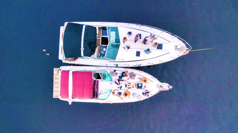 Ottawa: Downtown Yacht Cruise - Wed-Sun @ 6PM - 75 Minutes - A 6PM Ottawa River Cruise With the City in the Spotlight