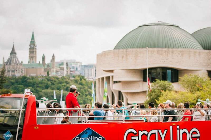 Ottawa: Hop-On Hop-Off Guided City Tour Pass - A smart first look at Ottawa from Sparks Street