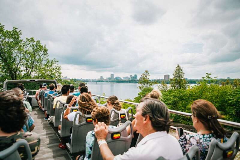 Ottawa: Hop-On Hop-Off Guided City Tour Pass - Parliament Hill and the symbols of the capital