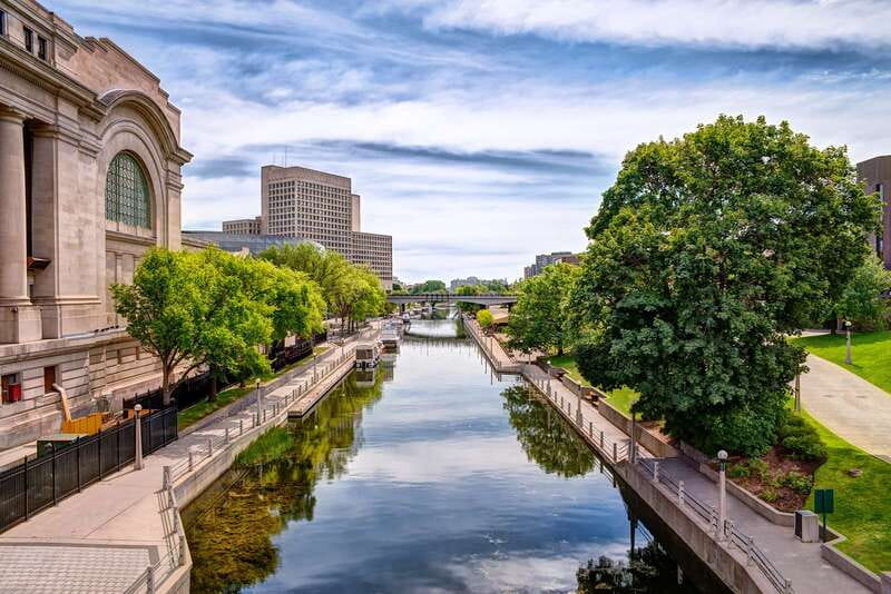 Ottawa: Hop-On Hop-Off Guided City Tour Pass - Parks, the Mint, and sights beyond the obvious