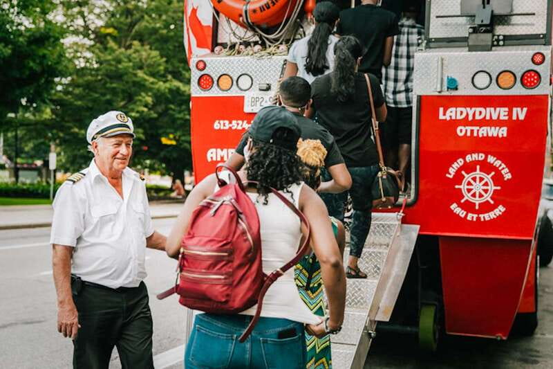 Ottawa: Hop-On Hop-Off Guided City Tour Pass - Open top views, indoor comfort, and changing weather