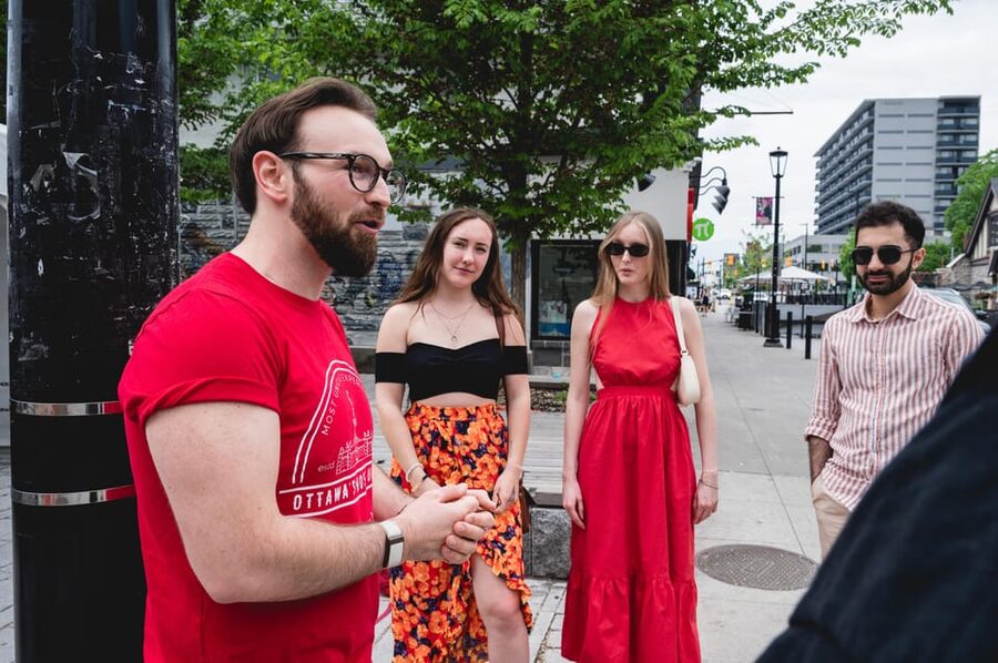Ottawa: Most Unique Poutine Tour - The small-group advantage