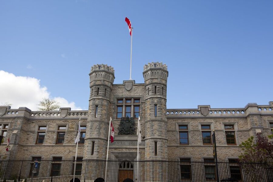Ottawa Premium Small Group Tour with Canal Cruise - Why the guide can make or break the day