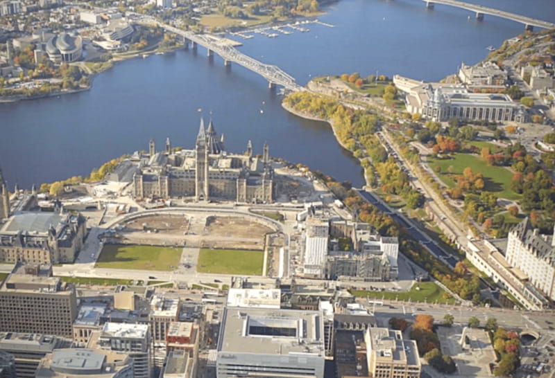 Ottawa Premium Small Group Tour with Canal Cruise - The vehicle, walking, and overall pace